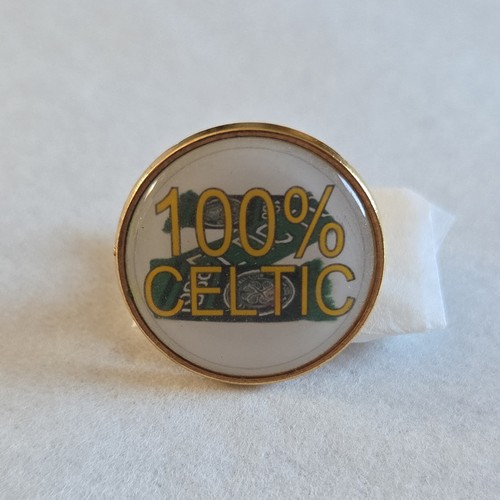Retro celtic pin badge - fc, 100%