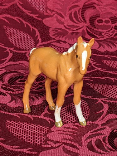 Beswick palomino foal - palomino,
