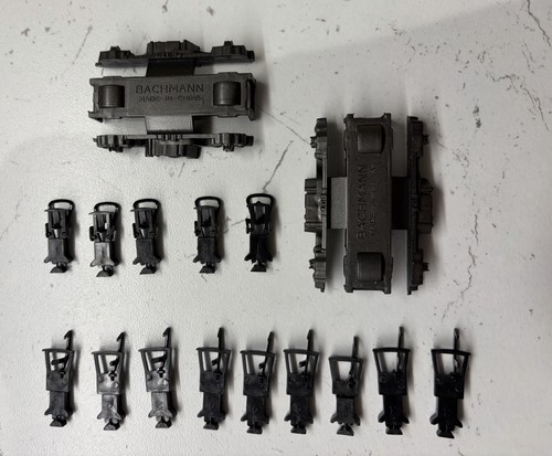 Bachmann bogies and couplings - and,