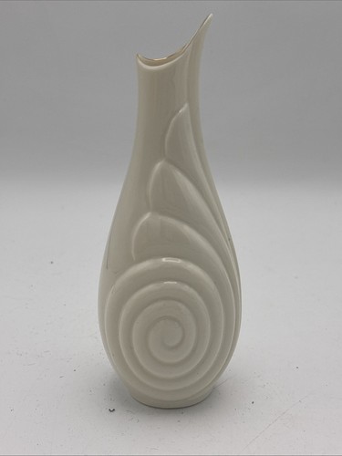 Belleek spiral bud - spiral, with