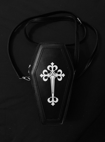 Black coffin shaped gothic - black, zip