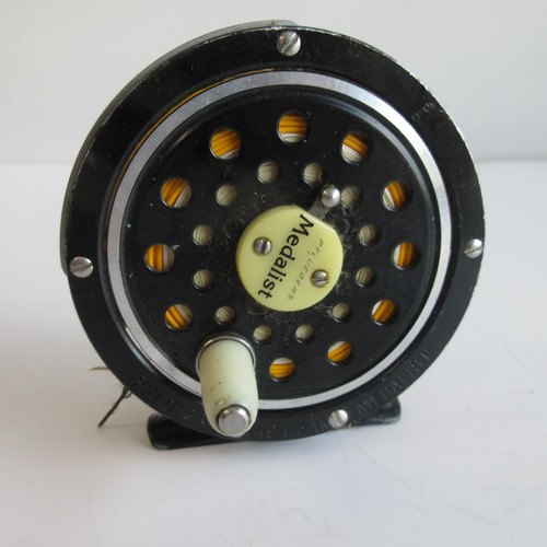 Vintage pflueger medalist 1494 - vintage,