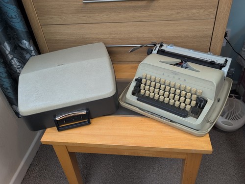 Adler gabriele typewriter - gabriele,