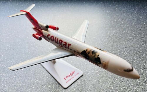 Boeing 727 200 cougar airlines - cougar,