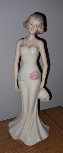 Figurine sbl regal - -,