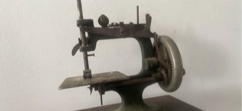 Antique crain miniature - antique,