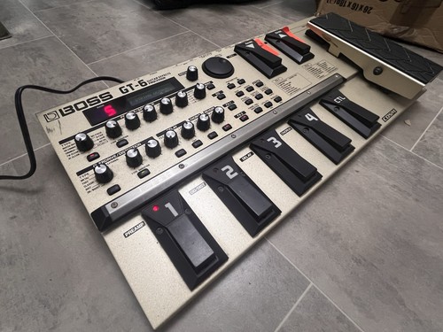 Boss guitar effects - gt-6,
