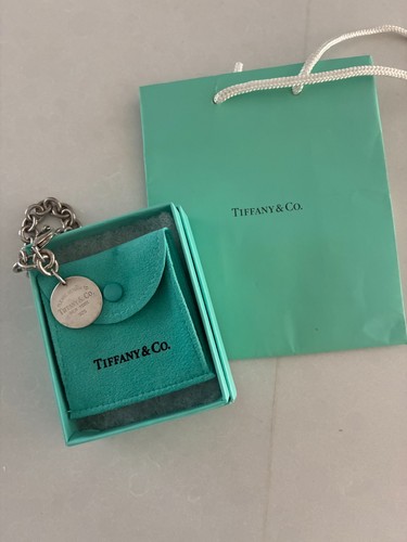 Tiffany return to - &,