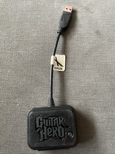 Guitar hero red - •,