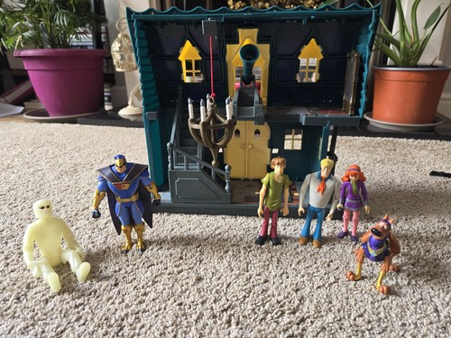Scooby doo haunted house - scooby-doo,