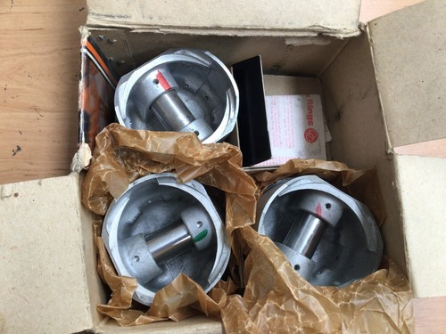 Lot three pistons - lot, of