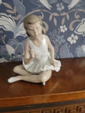 Nao by LLADRO Figurine "Seated