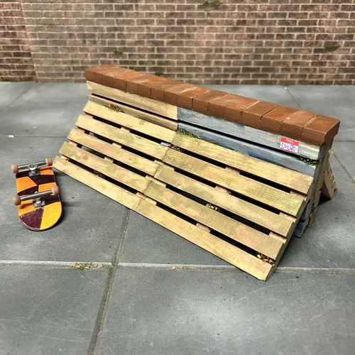 The fingerboard pallet - fingerboard,