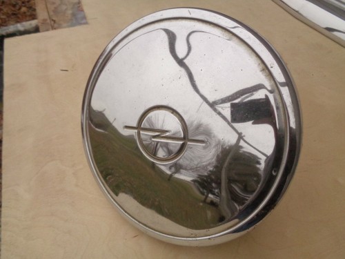 Vintage opel dog - dish, center