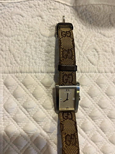 Gucci womens quartz analog - gucci,