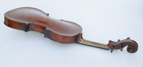 Interesting full size violin - interesting,