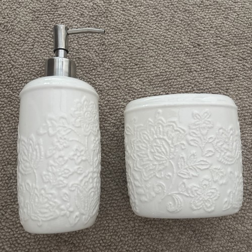 Laura ashley luxury white - laura,