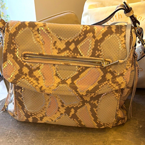 Aimee kestenburg snake - aimee,