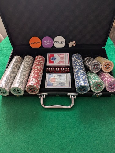 New poker chips set 300 - 300, nice