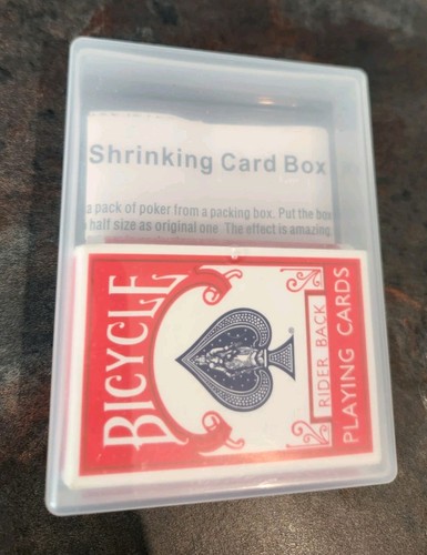 Closeup card magic - closeup,