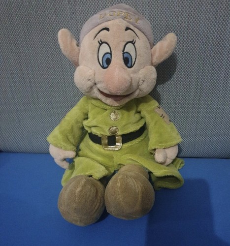 Disney store dopey snow - disney,