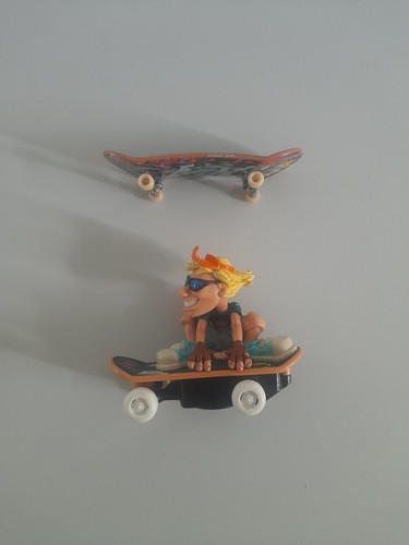 Pee wee radical skaters - pee,