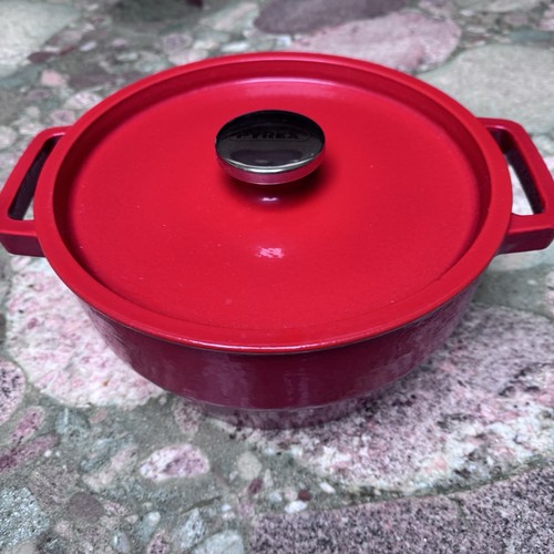 Pyrex red cast - pyrex, iron