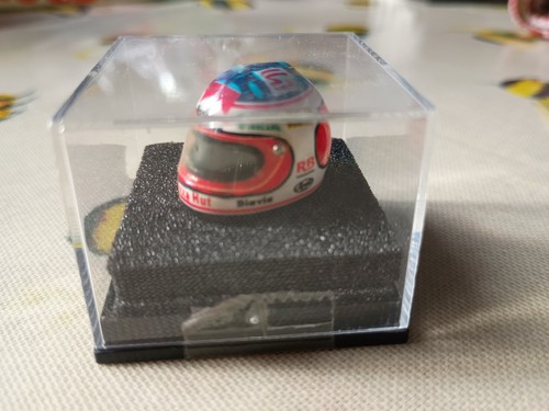 Rubens barrichello 1995 helmet - rubens,