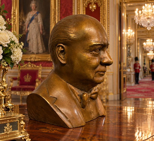 Bronze bust winston - bronze, of