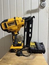 Dewalt DCN660 XR Second Fix Nail Gun 18V with 5ah Battery and Charger