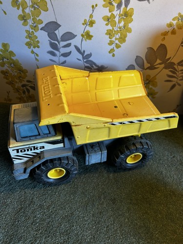 Large hasbro tonka - t01, yellow