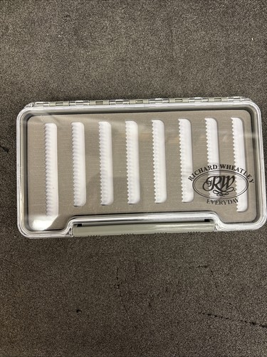Slim fly fishing box - fishing, slit