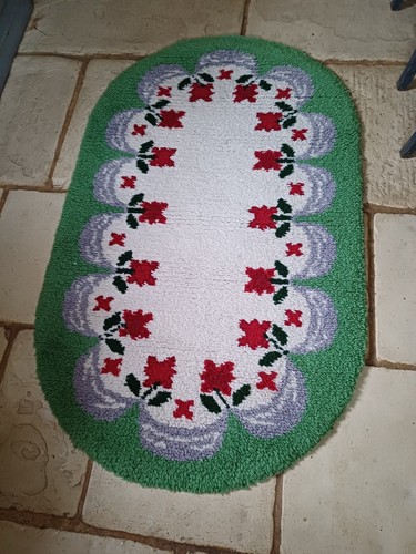 Vintage latch hook rug red - latch,