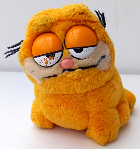 Vintage 1981 garfield sitting - vintage,