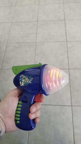 Buzz lightning gun lightyear - lightning,