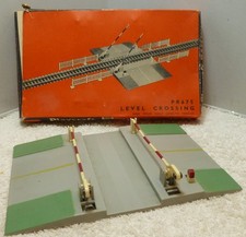 Jouef Playcraft PR675 Level Crossing