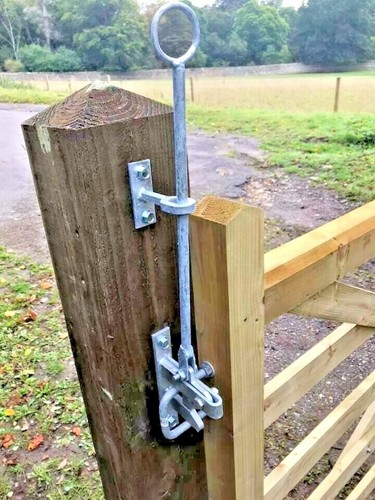 Gate latch self locking farm