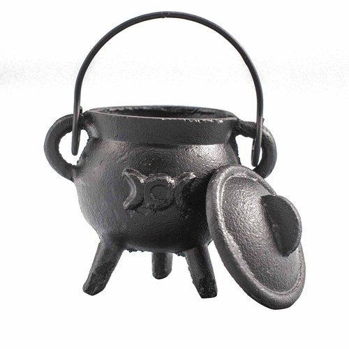 Cast iron cauldron with triple - cast,