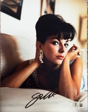 JOAN COLLINS SIGNED AUTOGRAPHED 8x10 PHOTO HOLLYWOOD LEGEND YOUNG BECKETT BAS