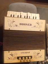 Honer Accordium Student