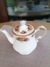 English Garden Elizabethan Staffordshire Hand Dec Fine Bone China England Teapot