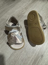 New Liv  Luca Unicorn Metallic Sandals Toddler 5 Girls Silver Gold Strap Flat