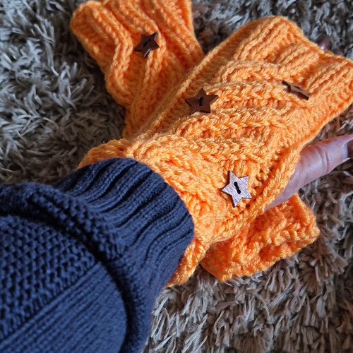 Women orange acrylic - women’s,