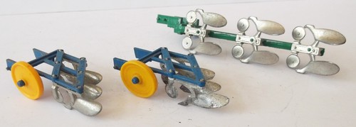 Britains lot ploughs - of, 3x