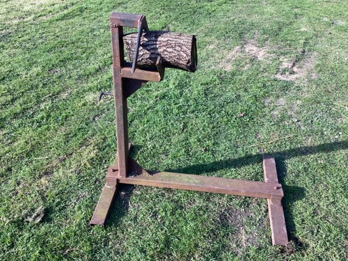 Chainsaw log saw - chainsaw,