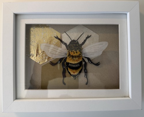 Handmade bumble bee - 3d, wall