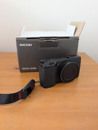 Ricoh iiix compact camera - iiix,