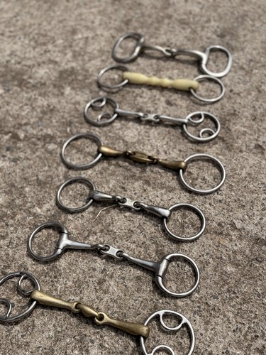 Mixed sizes job lot horse - sizes,