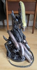 Alien Pile Hand Painted Cold-Cast Porcelain Statue by Fewture Models (2002)