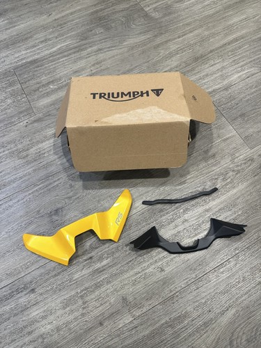 Genuine triumph flyscreen kit - triumph,